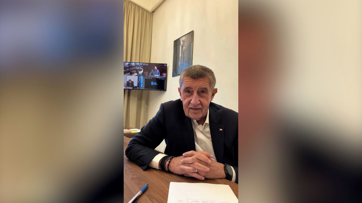 Vojenští piloti berou o sto procent méně než dopravní, překvapil Babiš výpočtem